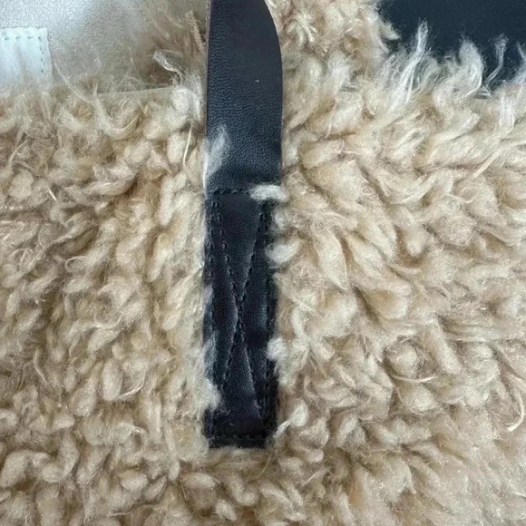 Olivaceous Fur Hobo bag faux fur tan - Picture 3 of 6